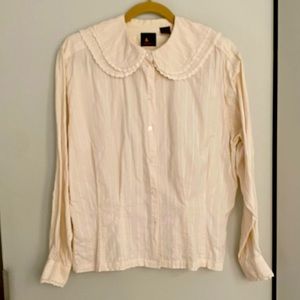 Vintage ivory cotton blouse with adorable double rounded collar and lace trim.